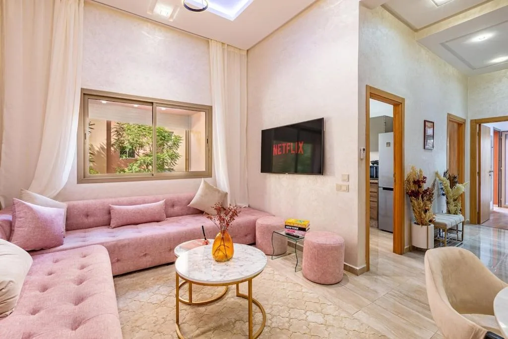 Spacious Modern Apartment — photo 2