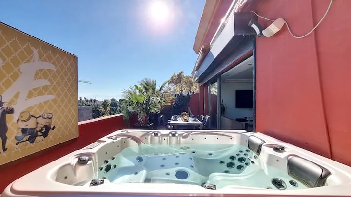 Vue d'Exception & Jacuzzi — Majorelle